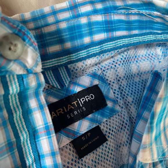 Three Men’s Button Up Shirts - Picture 3 of 4